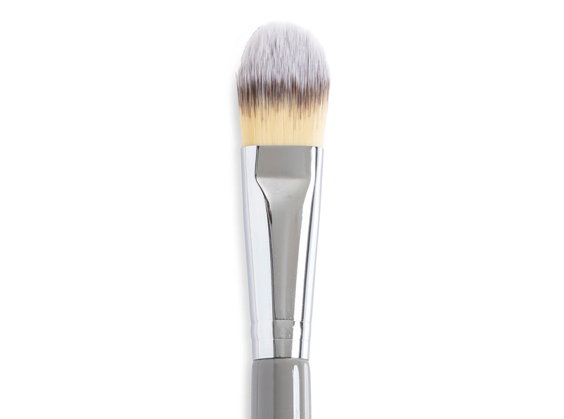 #22 Skin Care & Smoothing Foundation Brush